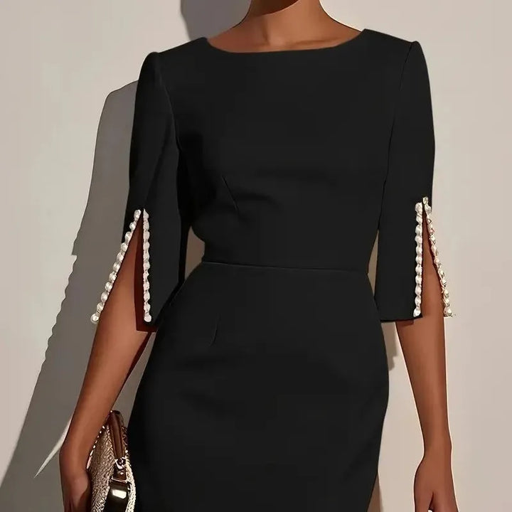 Avalyn - Vestido midi justo com mangas adornadas com pérolas