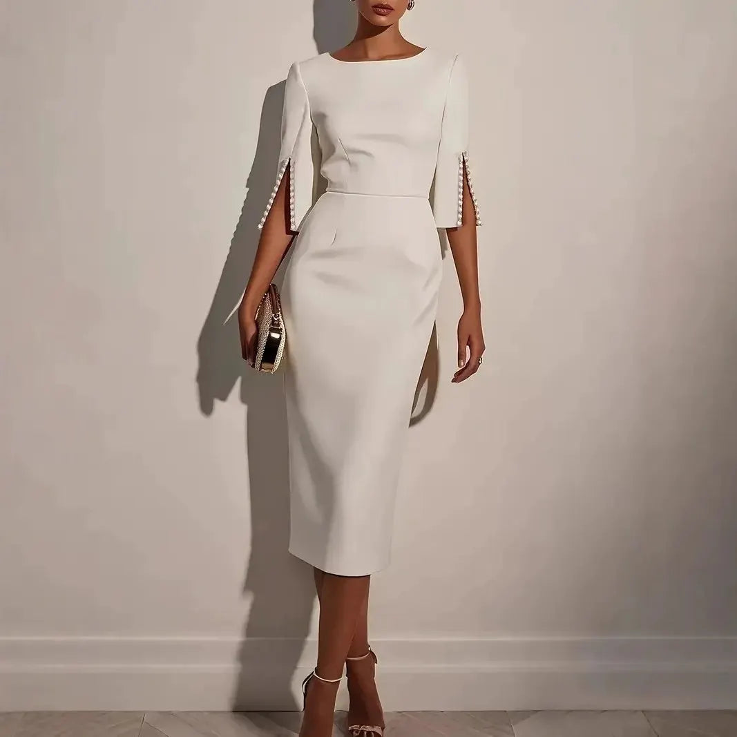 Avalyn - Vestido midi justo com mangas adornadas com pérolas
