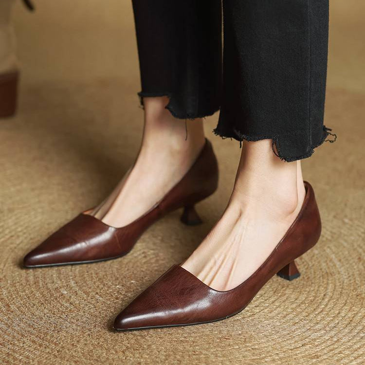 Serelina - Sapato elegante de salto baixo com bico fino