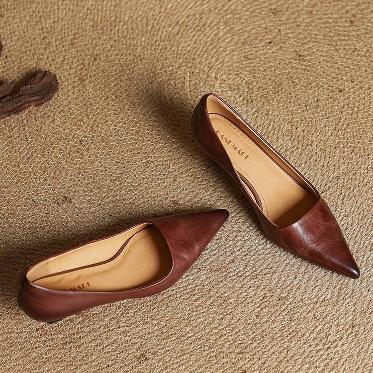 Serelina - Sapato elegante de salto baixo com bico fino