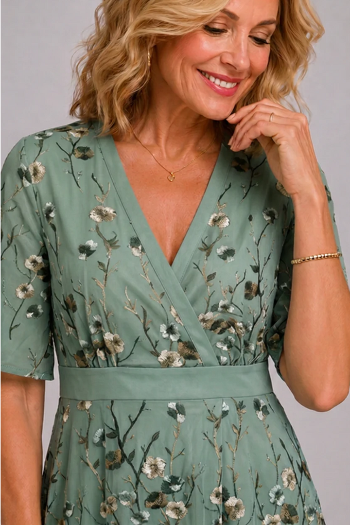 Adaline - Vestido midi com estampado floral e toque suave