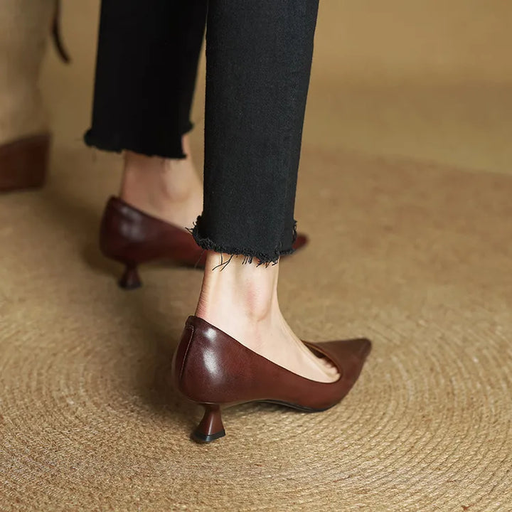 Serelina - Sapato elegante de salto baixo com bico fino