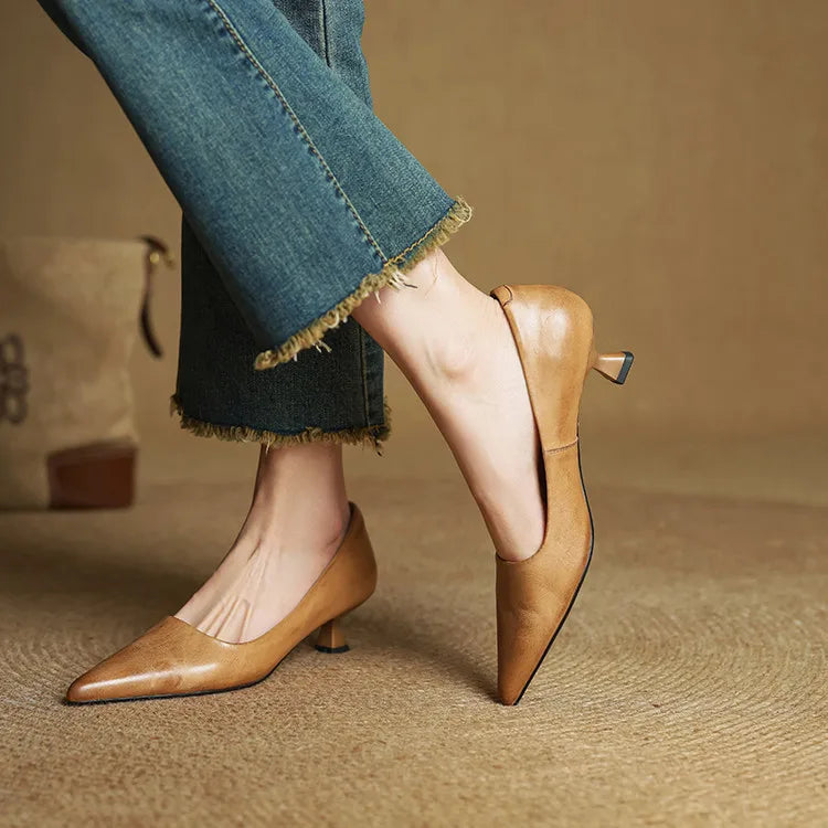 Serelina - Sapato elegante de salto baixo com bico fino