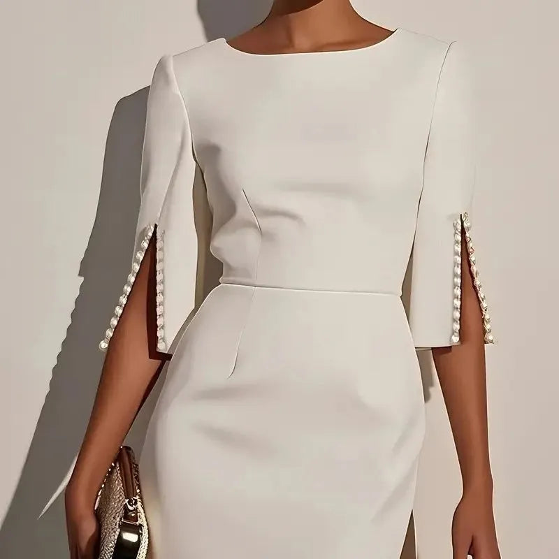 Avalyn - Vestido midi justo com mangas adornadas com pérolas