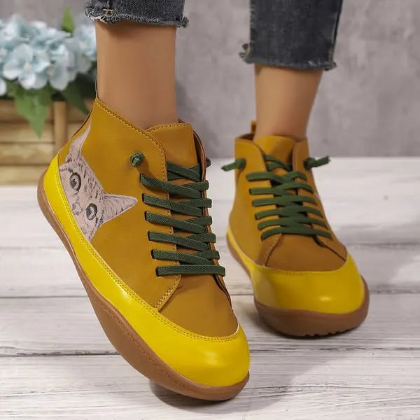 Zorelle - Botins confortáveis com detalhe de gato