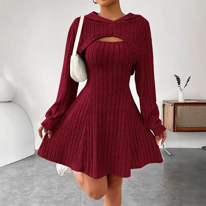 Mirellia - Vestido mini em malha com capuz e recortes