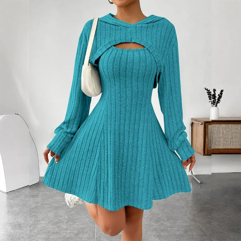 Mirellia - Vestido mini em malha com capuz e recortes
