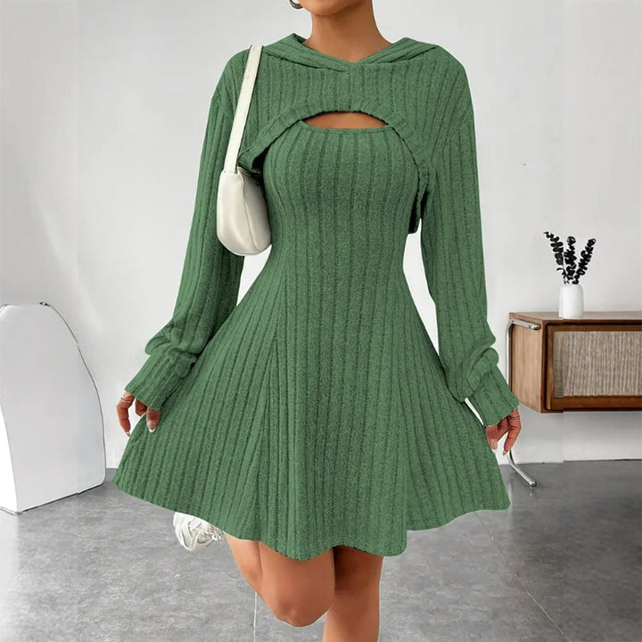 Mirellia - Vestido mini em malha com capuz e recortes